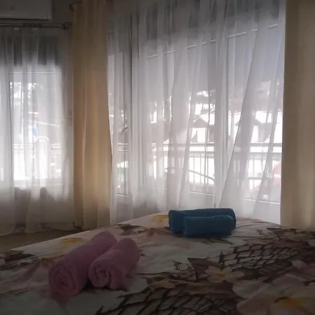 Lela Apartment *